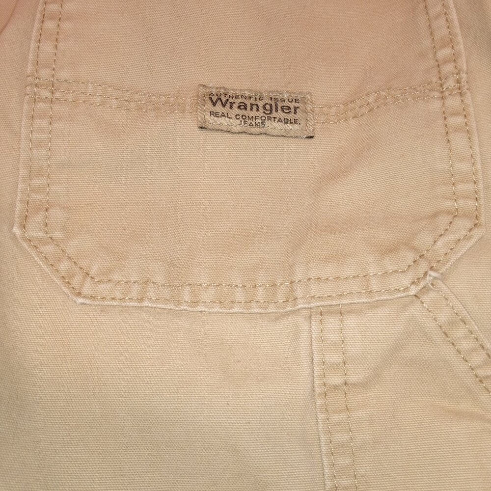 2 pair of men's shorts (wranglers) - Picture 12 of 13